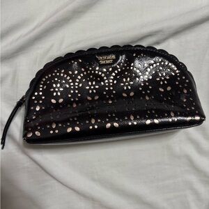 Corner Rubbing Victoria's Secret Petal Edge Beauty Bag